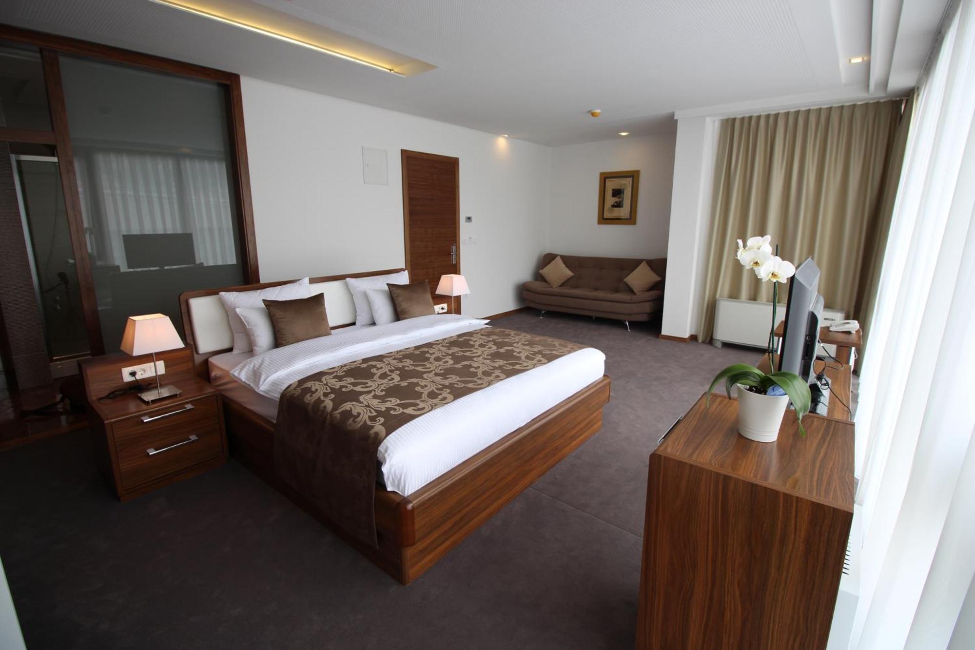 Hotel Royal Gold SJJ