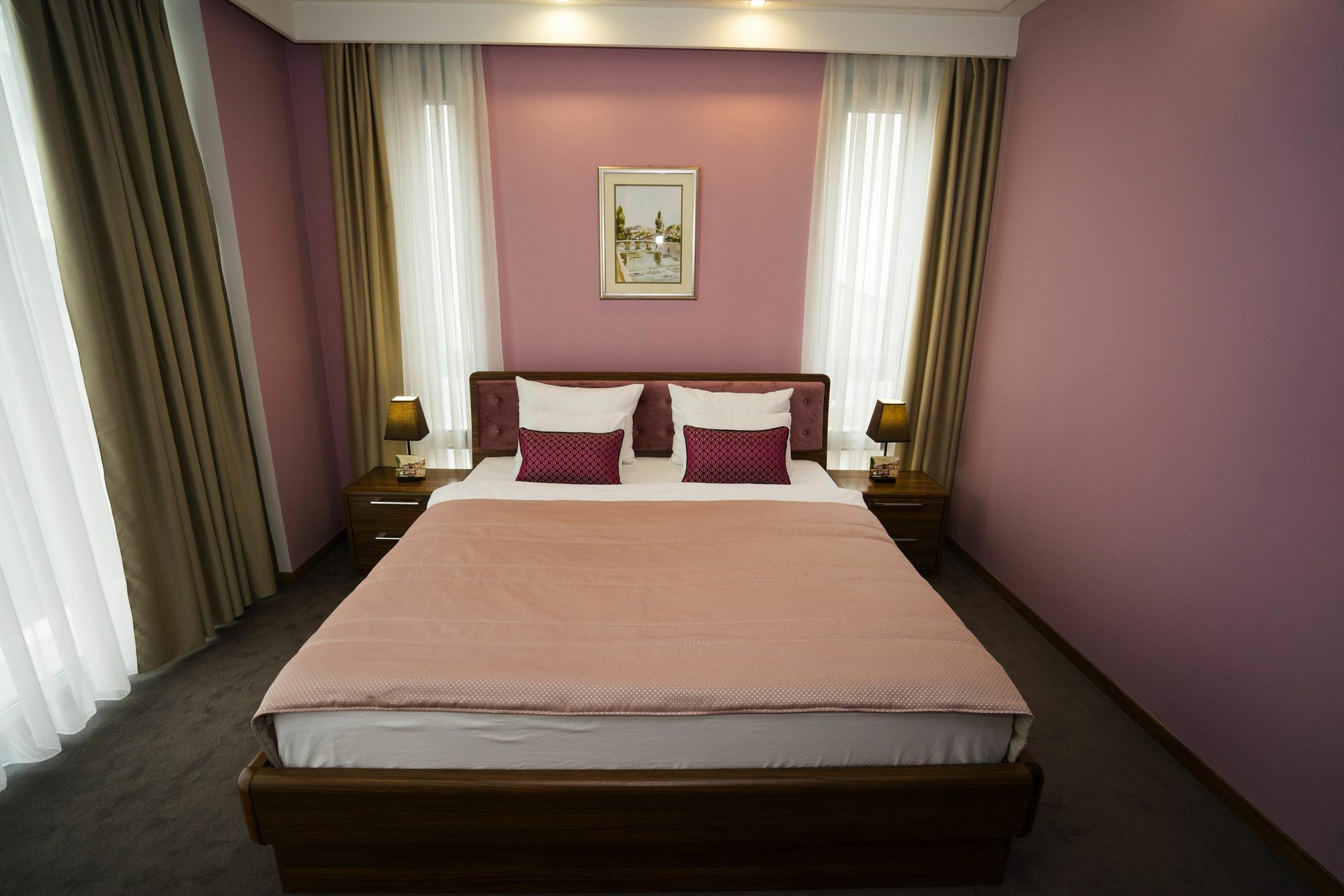 Royal Gold 3*
