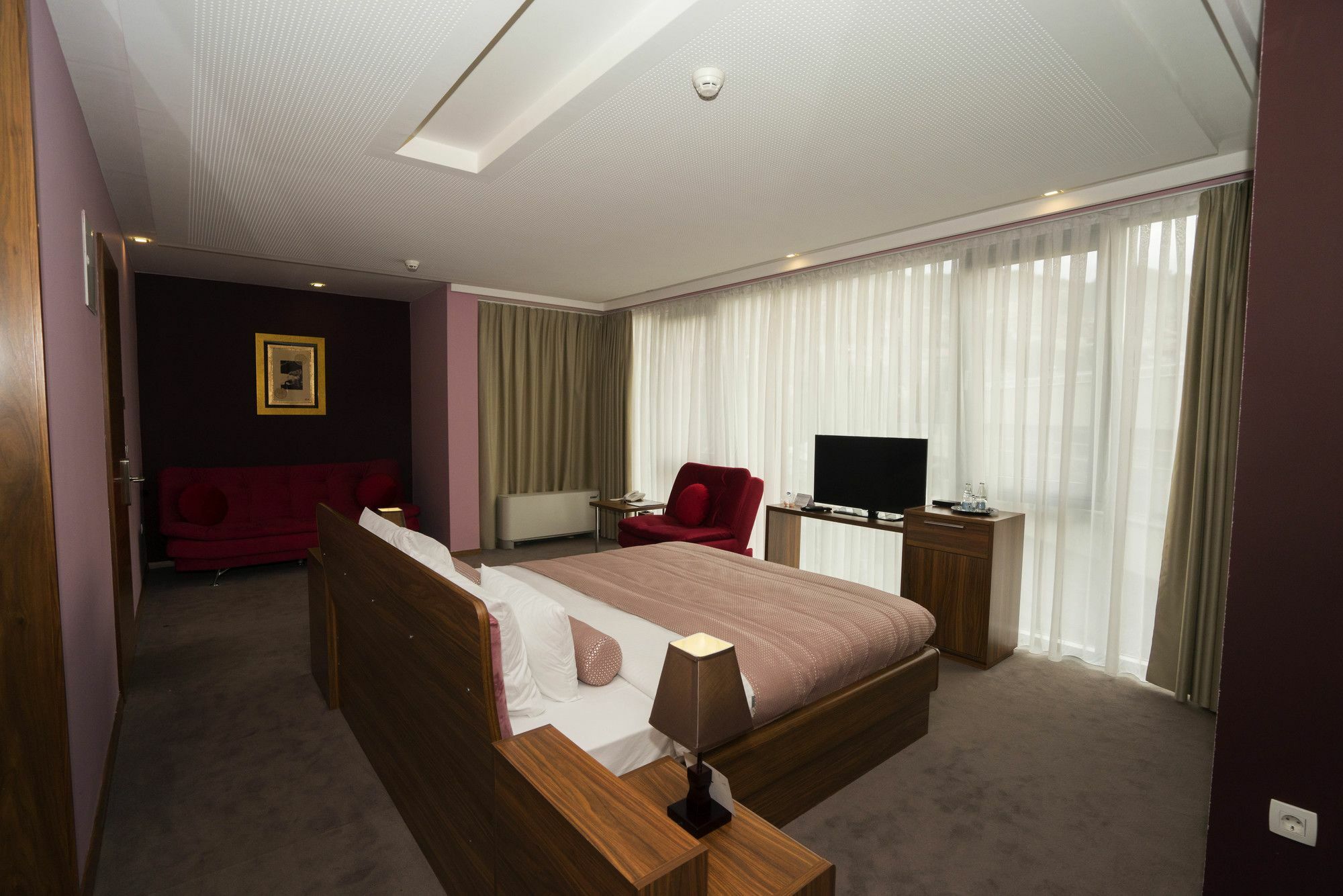 Royal Gold 3*